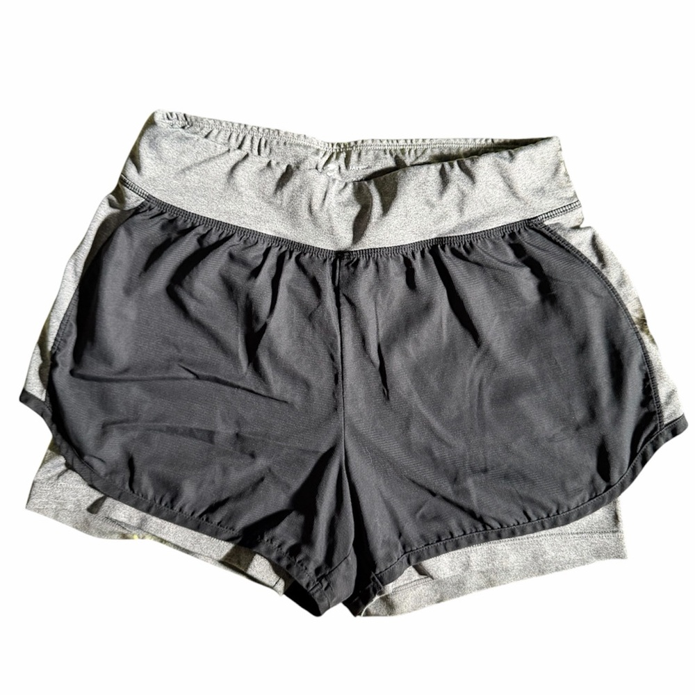 💛 Energy Zone Athletic Shorts – Charcoal & Light Gray Layered Workout Shorts (M)